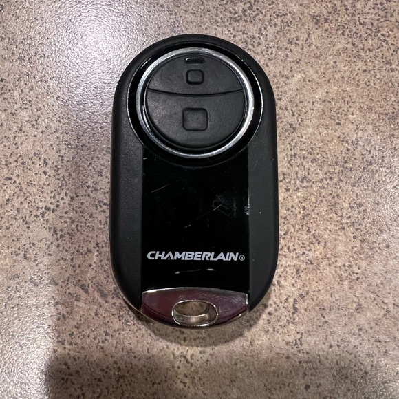 Chamberlain MC100 2-Button Garage Door Opener Keychain Remote Black - Tested - Picture 1 of 4